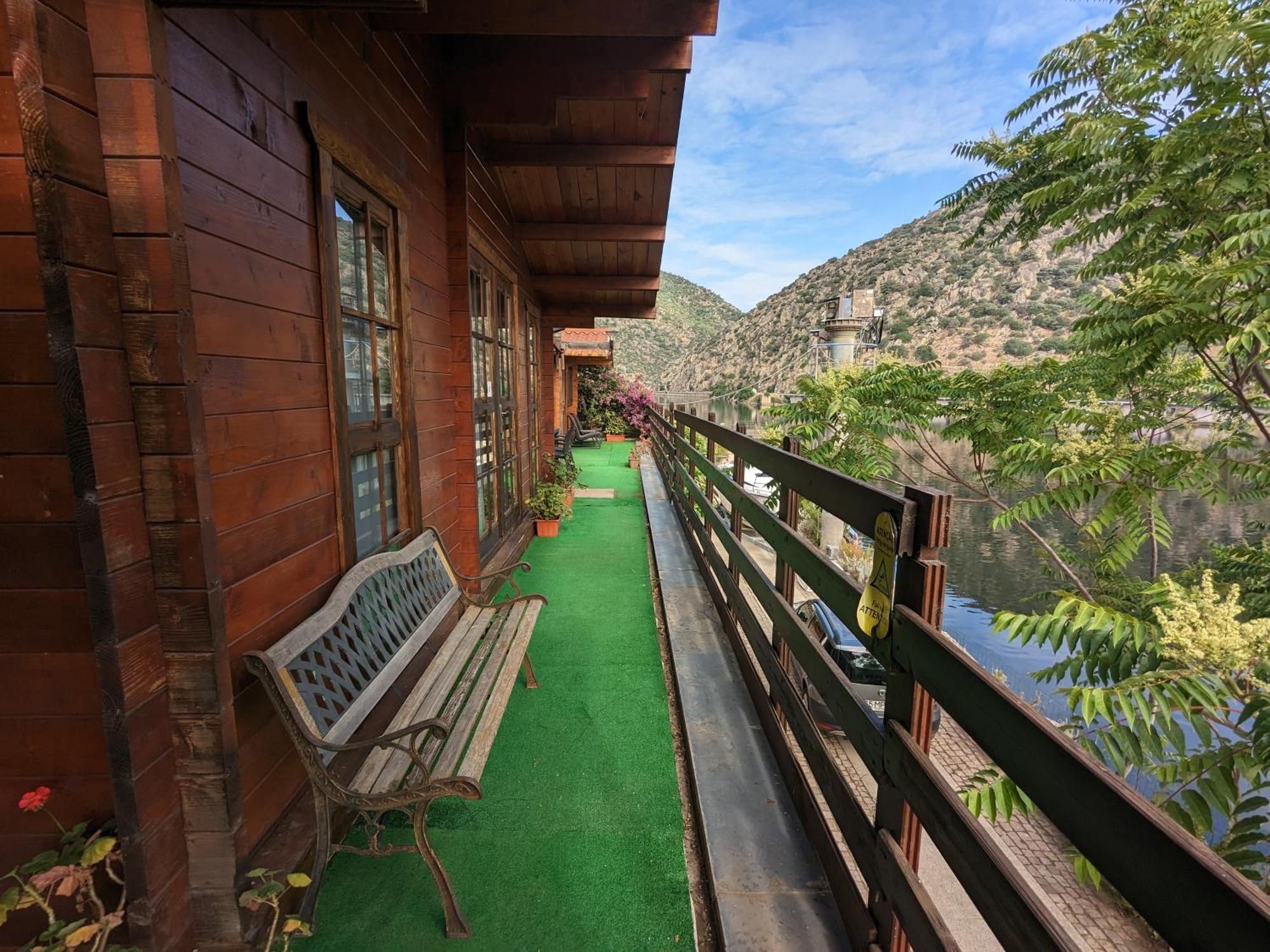 Douro Yacht Charter & Bungalows São João da Pesqueira 外观 照片