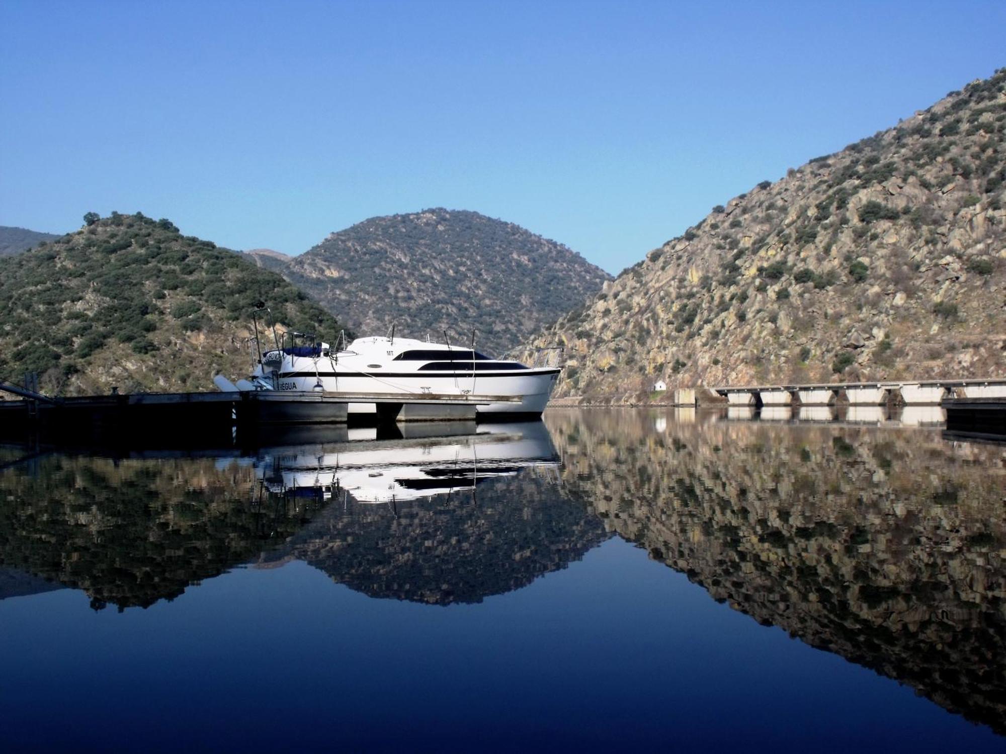 Douro Yacht Charter & Bungalows São João da Pesqueira 客房 照片