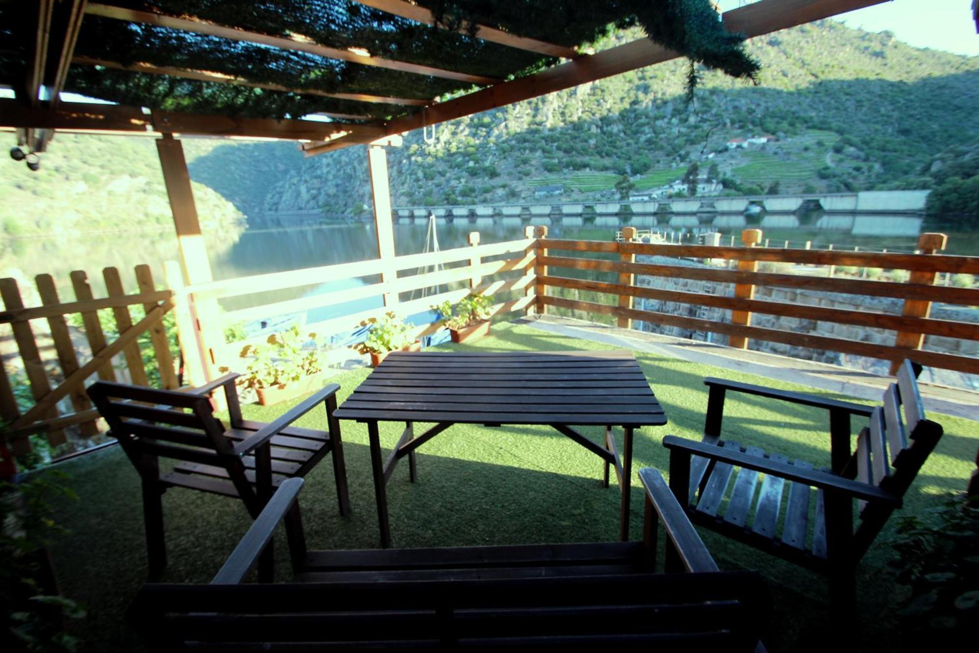 Douro Yacht Charter & Bungalows São João da Pesqueira 客房 照片